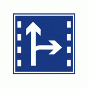 直行和右转合用车道-指示标志