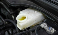 如何判断刹车油有空气?刹车空气排不净的症状